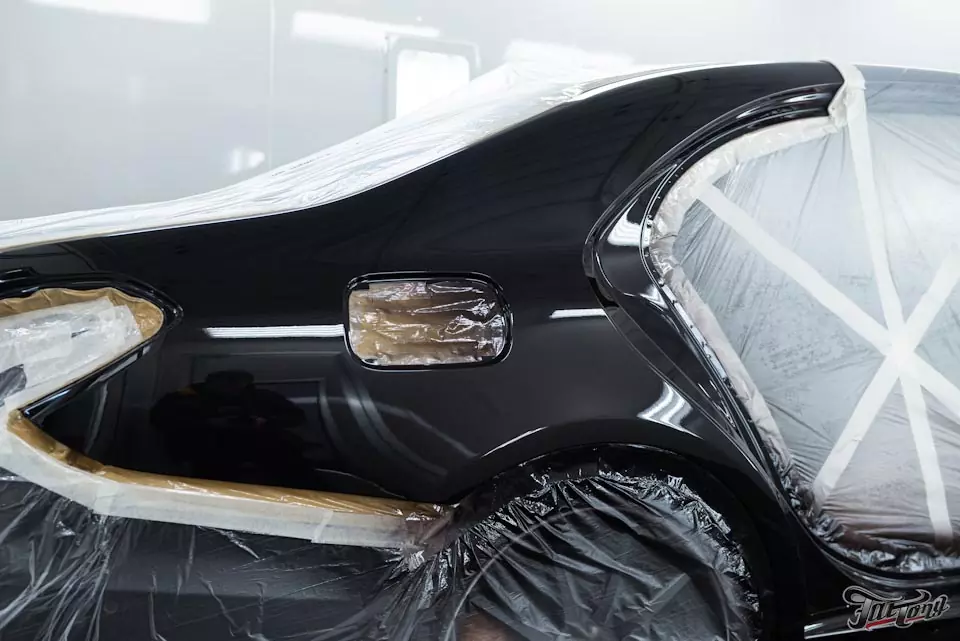 Mercedes S63AMG. Кузовной ремонт и окрас заднего крыла, порога и двери!